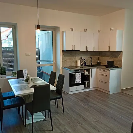 Perle Vendeghaz * Kesztolc