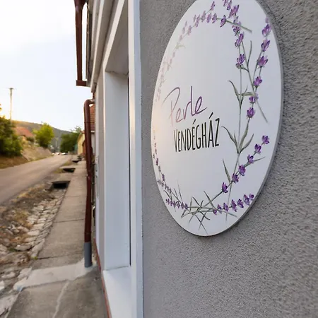 Perle Vendeghaz Apartmán *